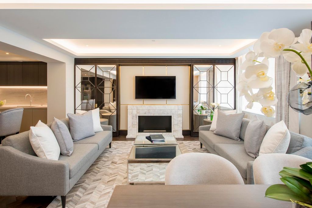 Property photo 1 of 11 Reception Room
