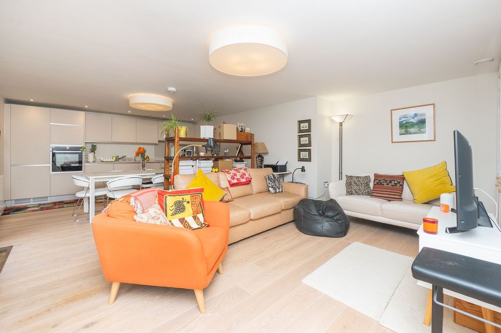 Property photo 2 of 26