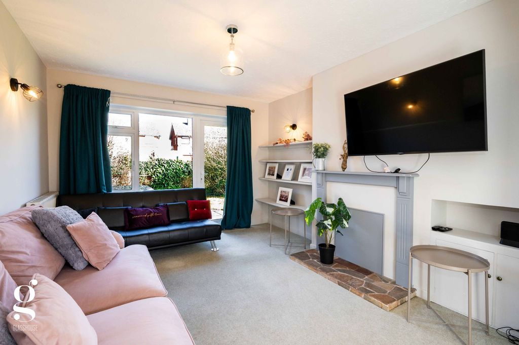 Property photo 2 of 24