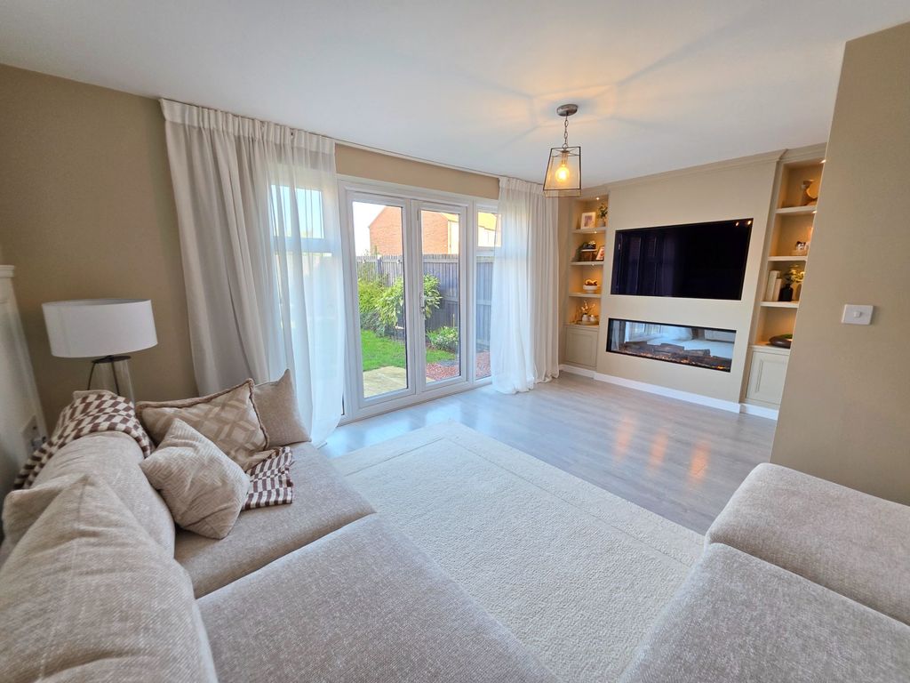 Property photo 2 of 21