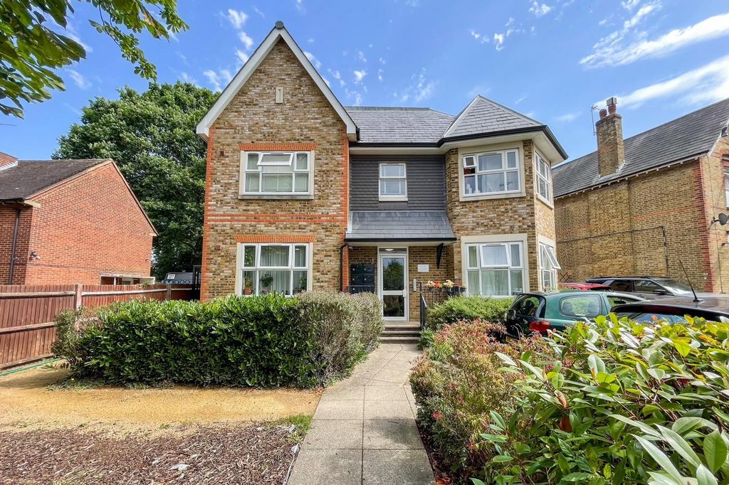 Property photo 1 of 8