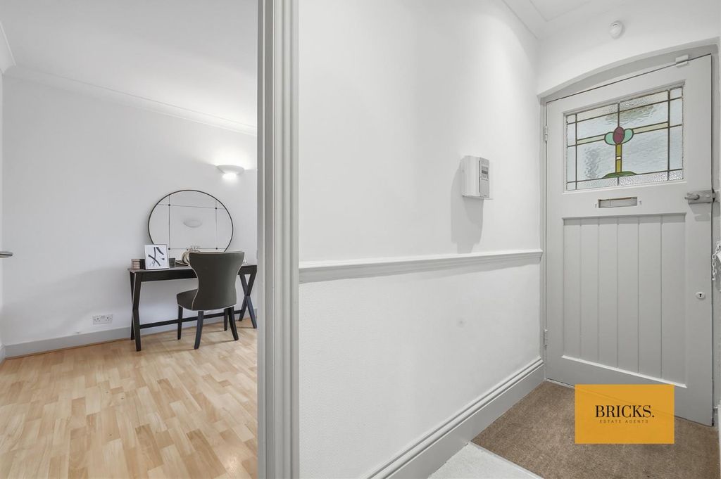 Property photo 2 of 50