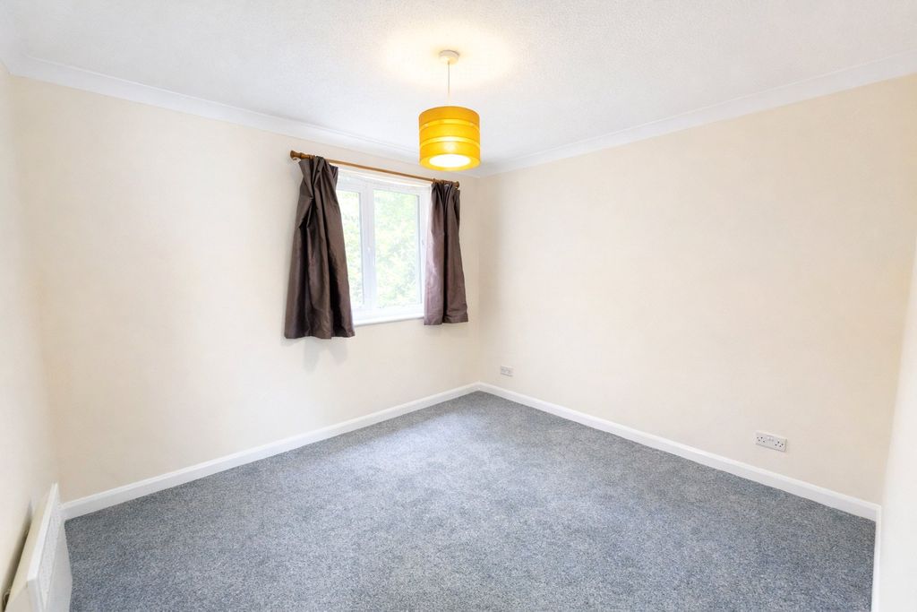 Property photo 2 of 10 Picture No. 17