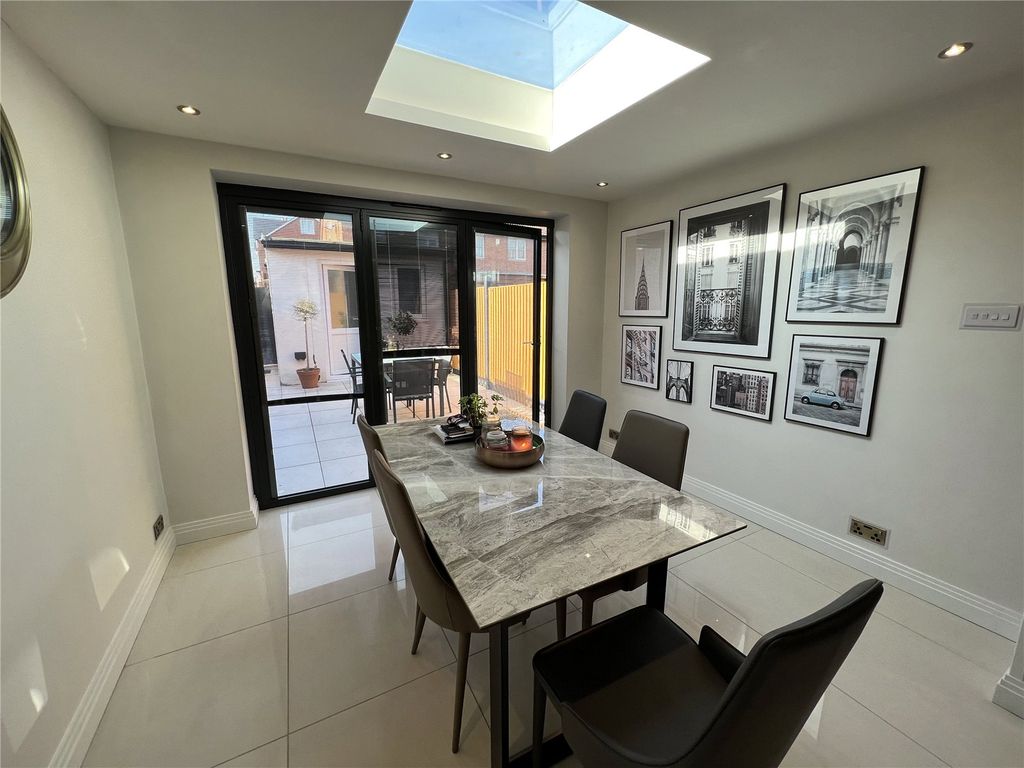 Property photo 3 of 11 Picture No. 02