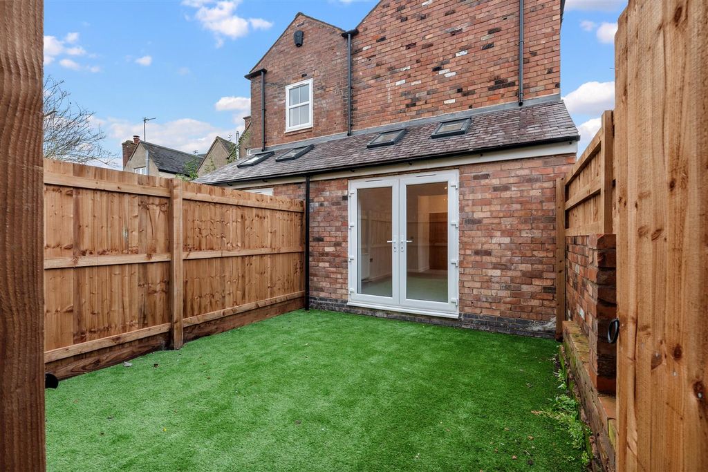 Property photo 3 of 21 P2218882.Jpg