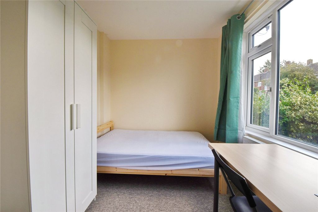 Property photo 3 of 8 Picture No. 04