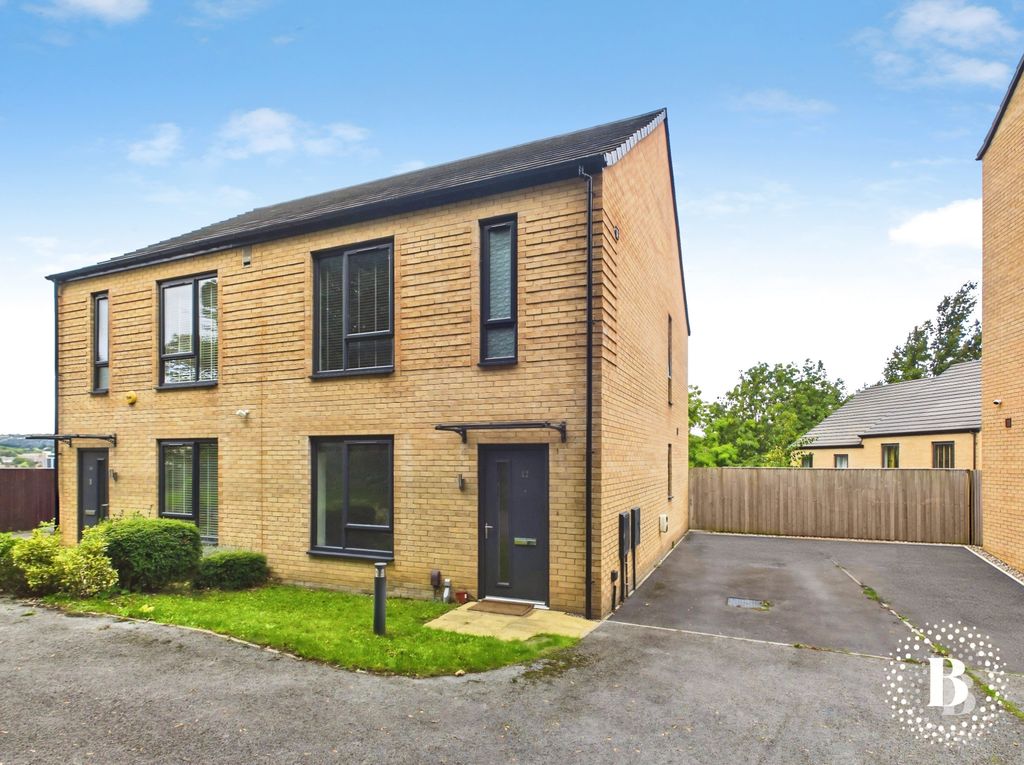 Property photo 1 of 33