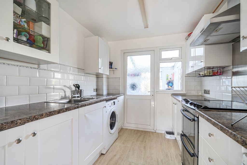 Property photo 2 of 14 5