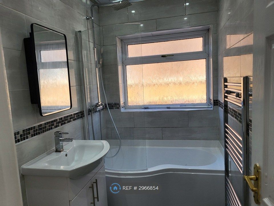 Property photo 3 of 32