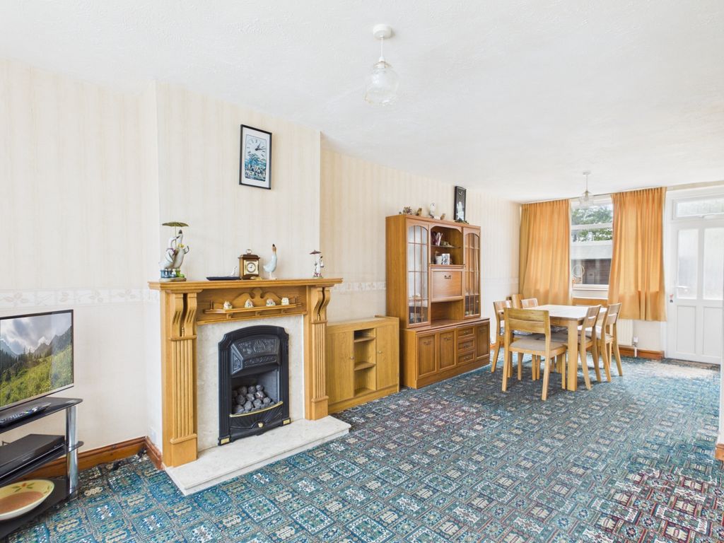 Property photo 2 of 10 Cam05017G0-Pr0486-Still006