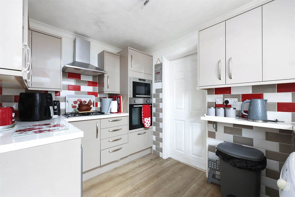 Property photo 2 of 15 Picture No. 05
