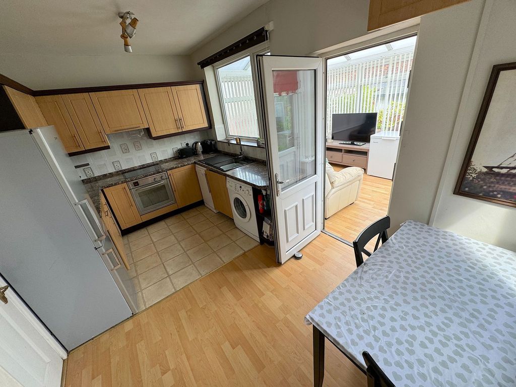 Property photo 2 of 22