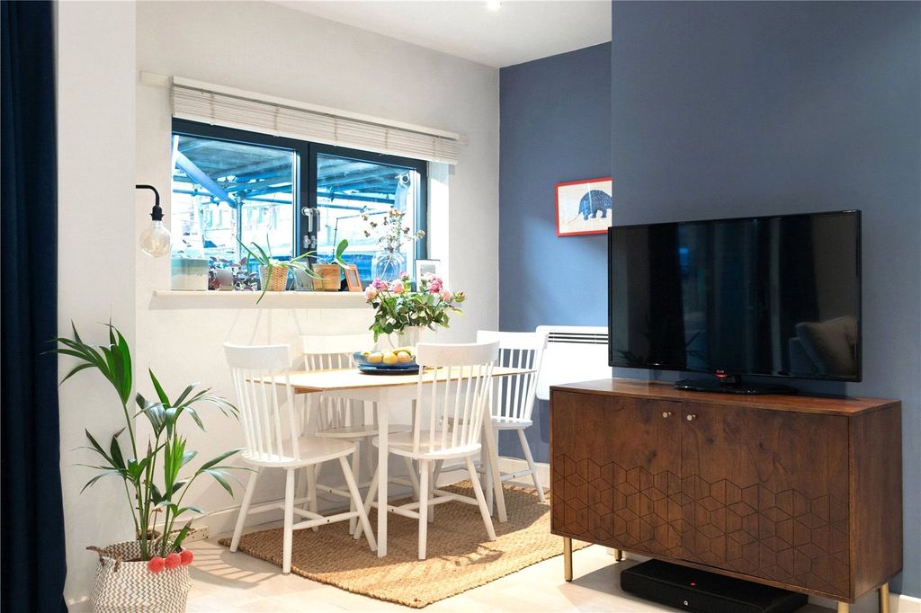 Property photo 3 of 11 Picture No. 16