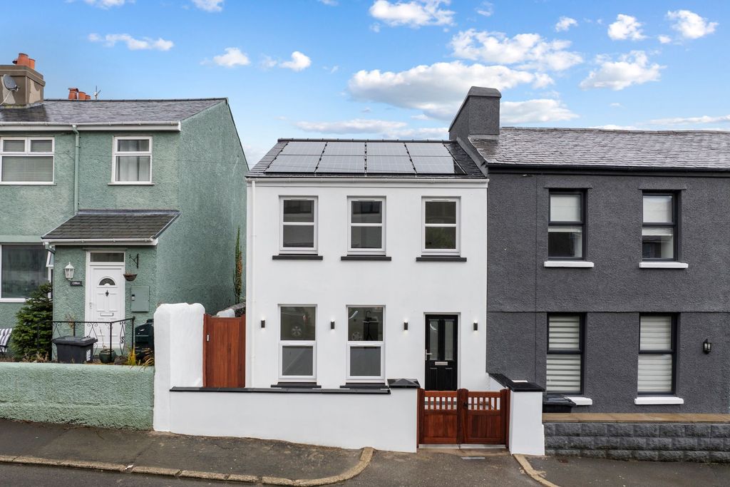 Property photo 1 of 24