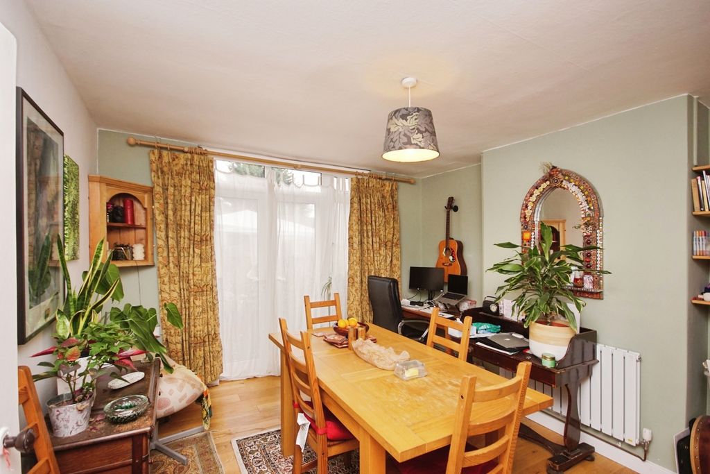 Property photo 2 of 16 Photo