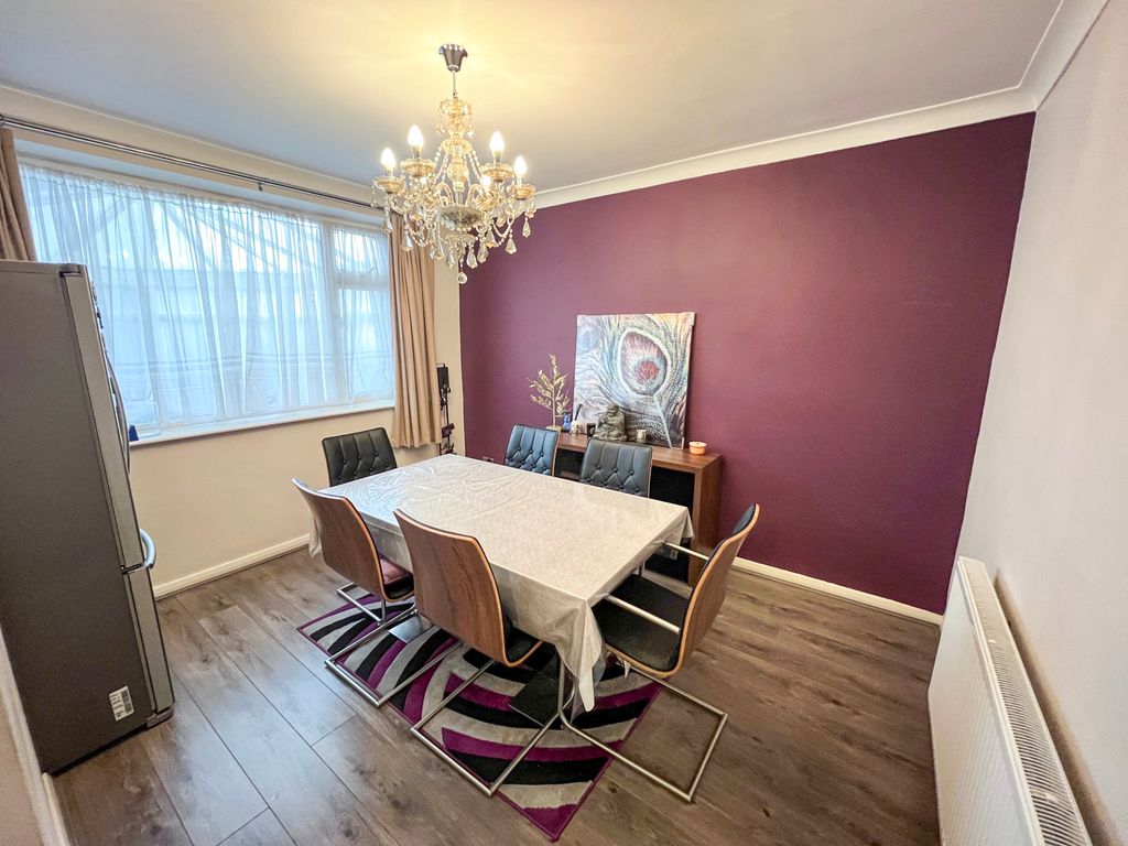 Property photo 3 of 16 Dining Room