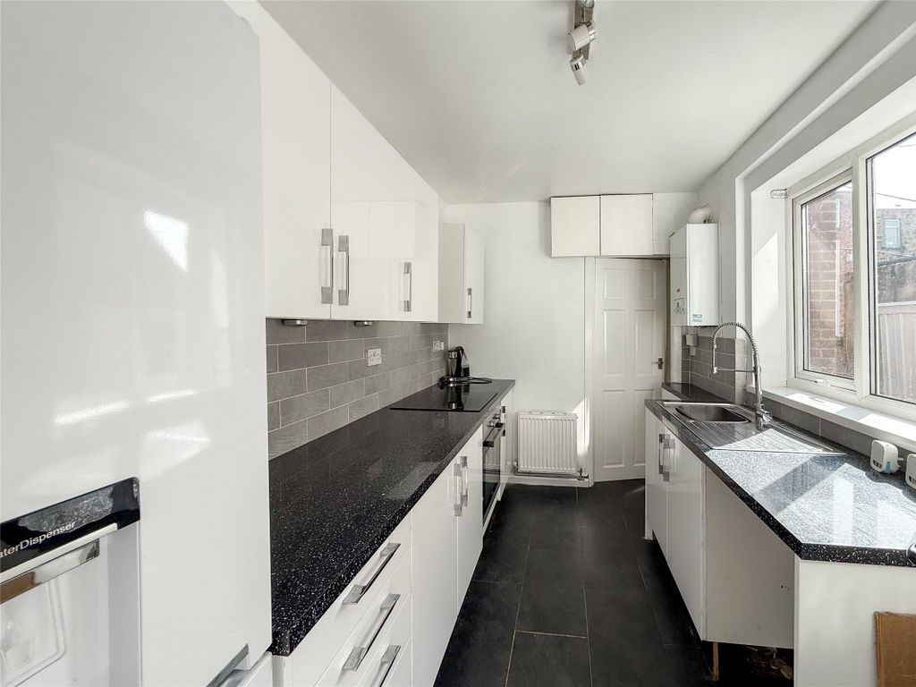 Property photo 2 of 13 Kitchen