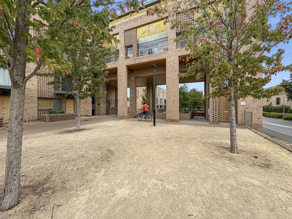 Property photo 1 of 11 Front (Exterior)