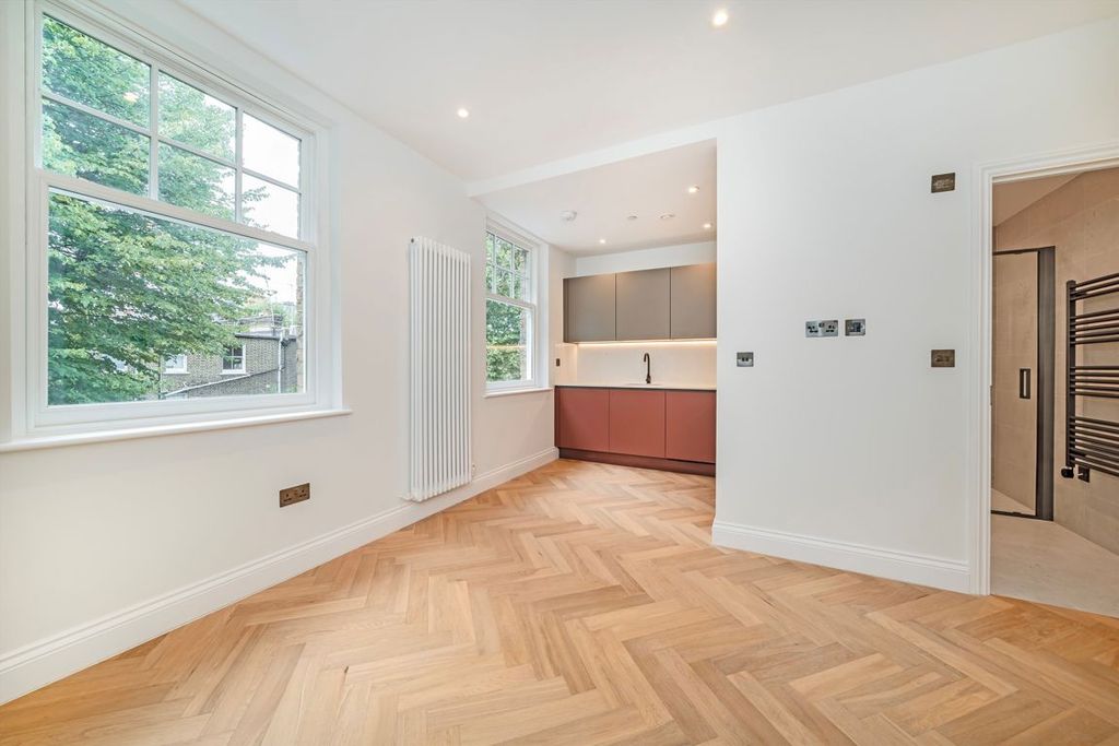 Property photo 2 of 5