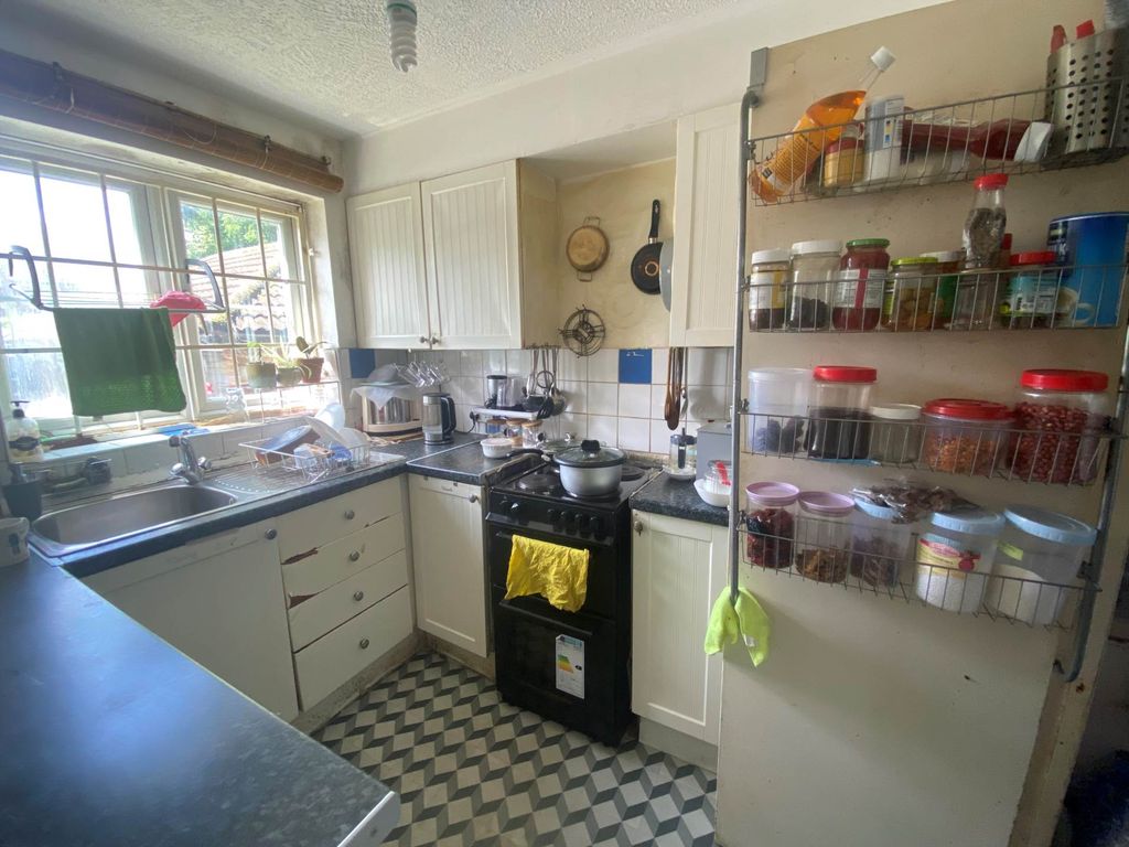 Property photo 1 of 4