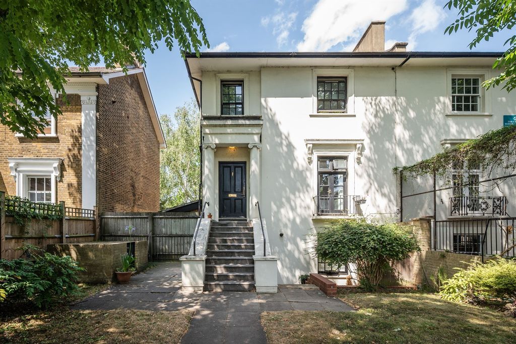 Property photo 1 of 11 (Main) Exterior