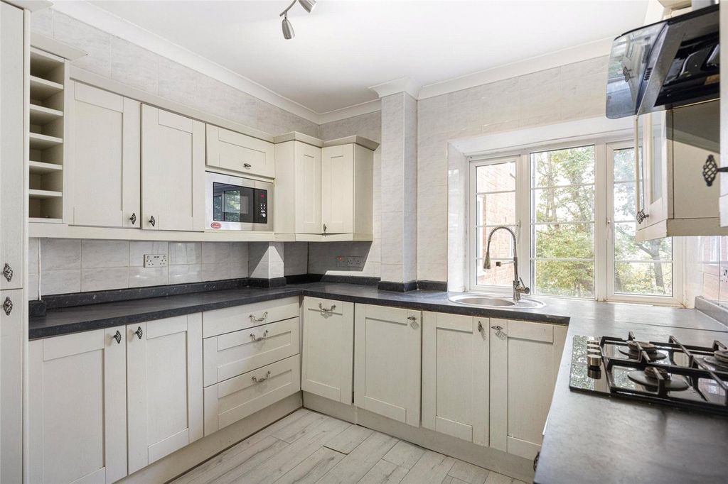 Property photo 3 of 13 Picture No. 10