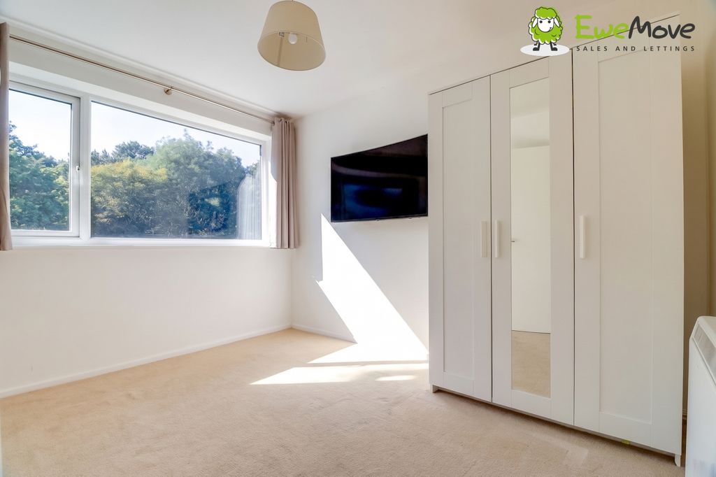 Property photo 3 of 6 At Hitchin Road By Ben Brind @Ewemove Sales &amp; Lett