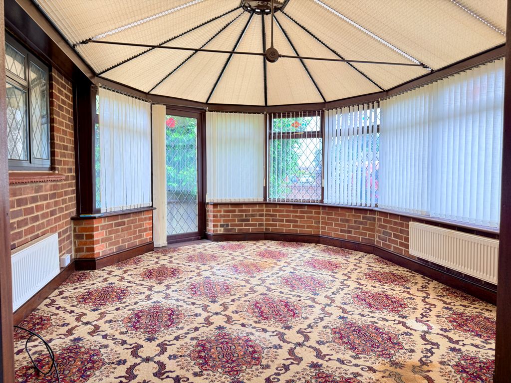 Property photo 3 of 20 Conservatory