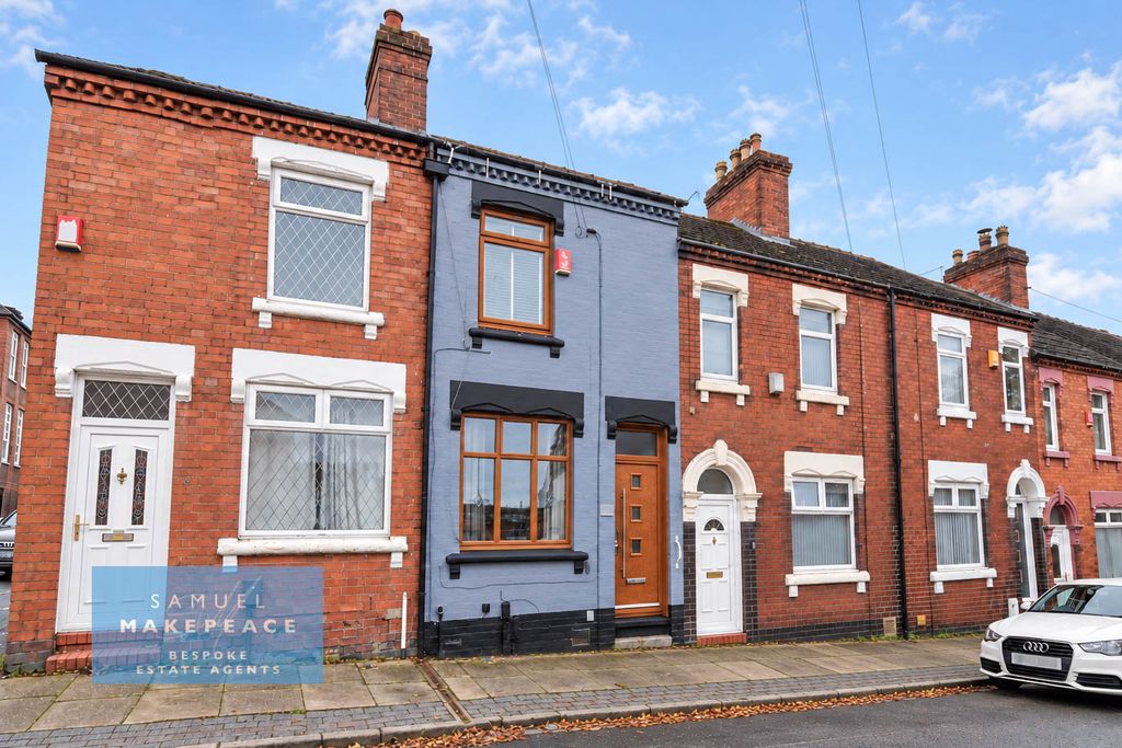 Property photo 1 of 19 Two Bedroom Terraced Property With Modern Interiors And Loft Room