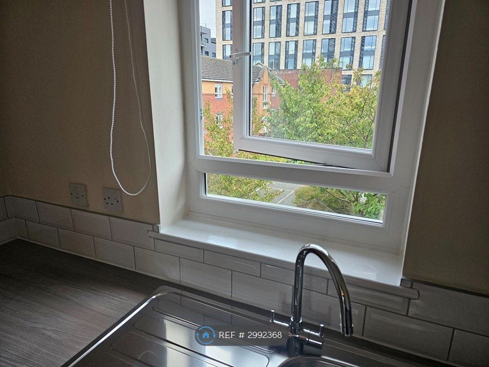 Property photo 1 of 27 Kitchen