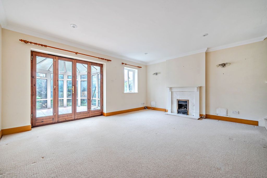 Property photo 2 of 12 Living Room