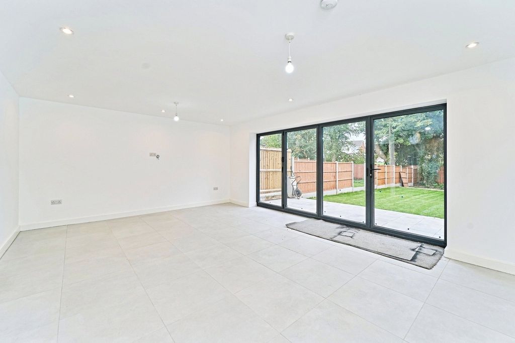 Property photo 3 of 17 Photo