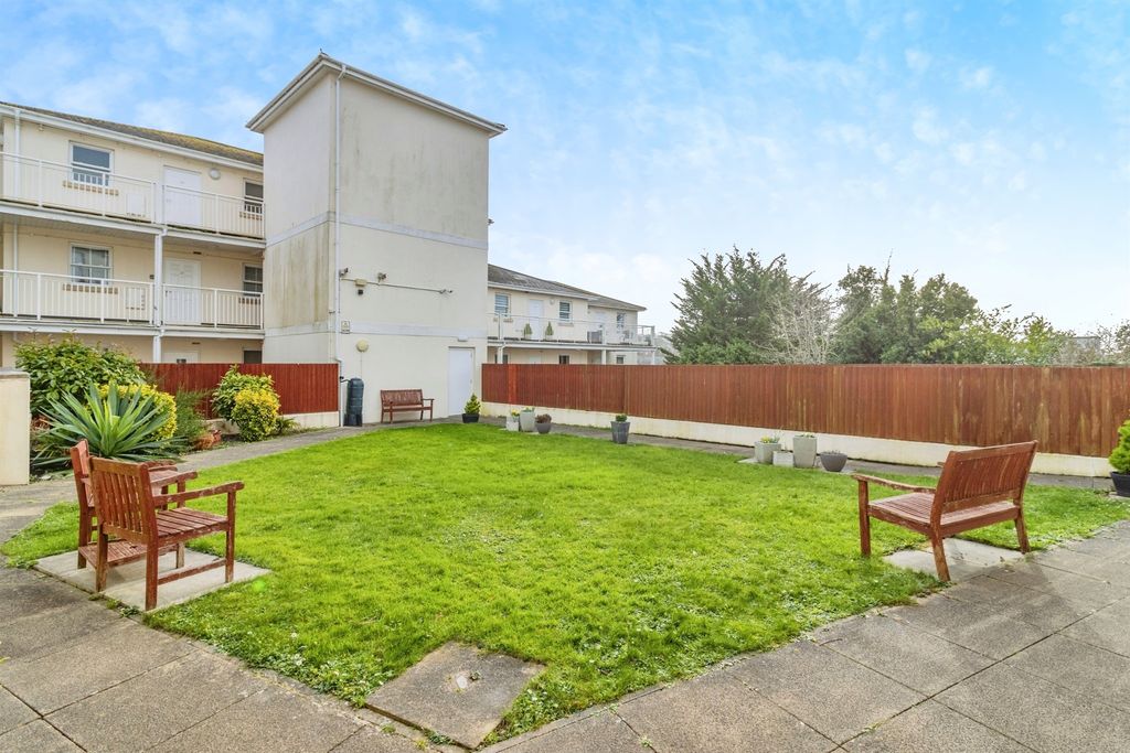 Property photo 2 of 15