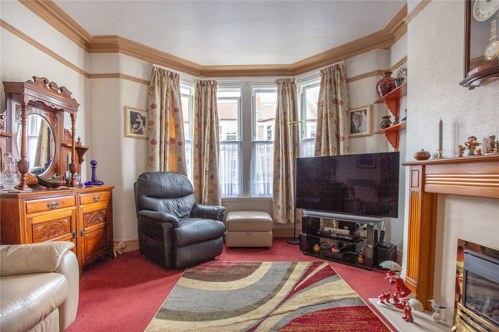 Property photo 3 of 31 Picture No. 03