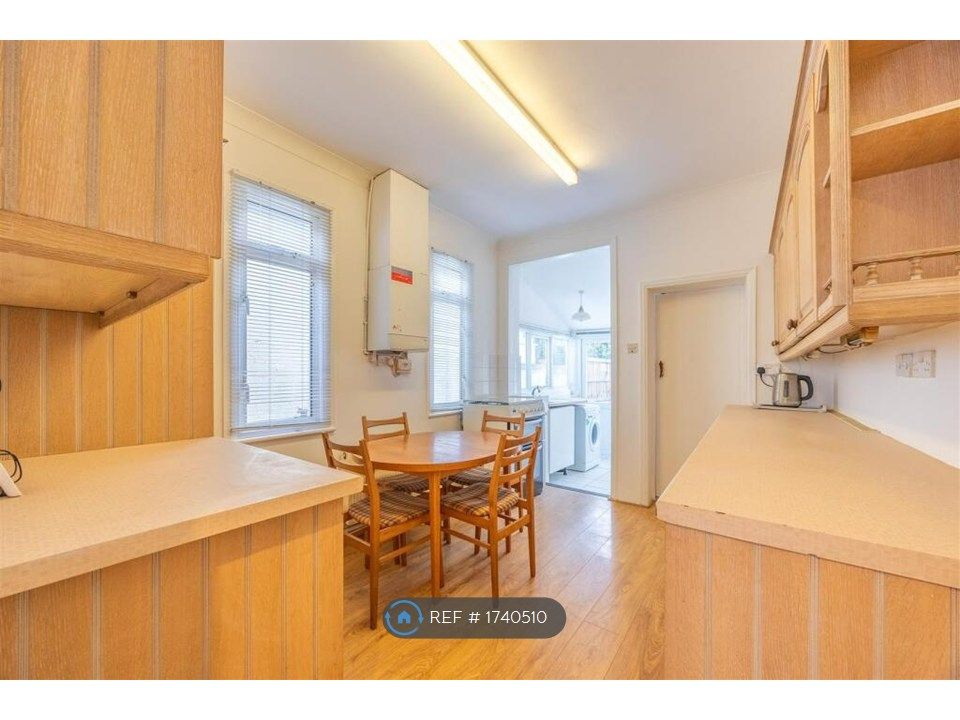 Property photo 2 of 6 Kitchen Diner