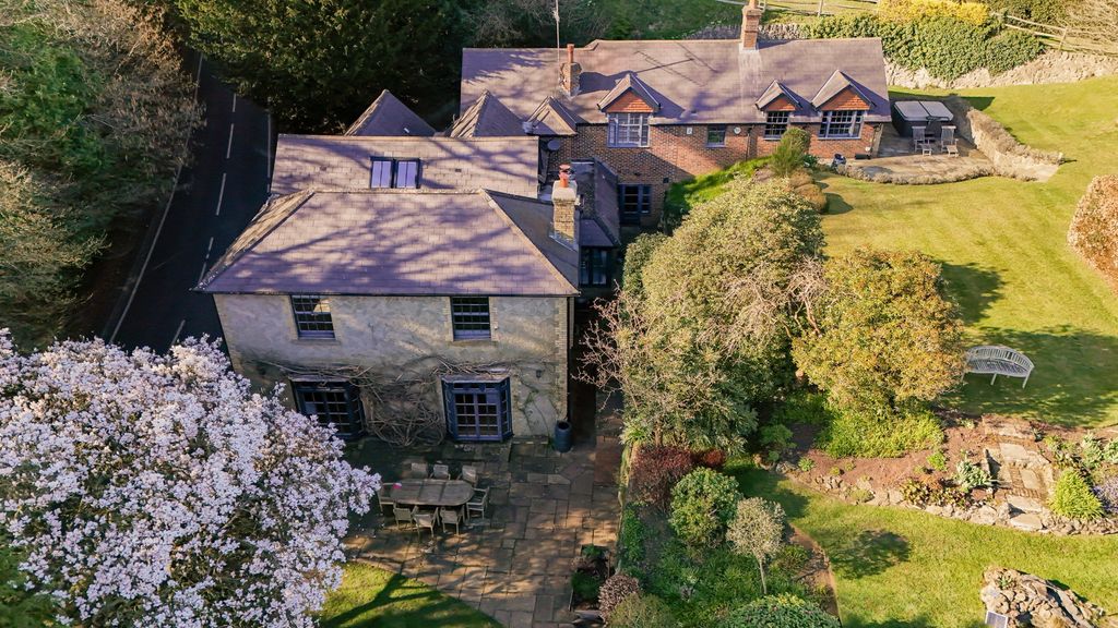 Property photo 1 of 31