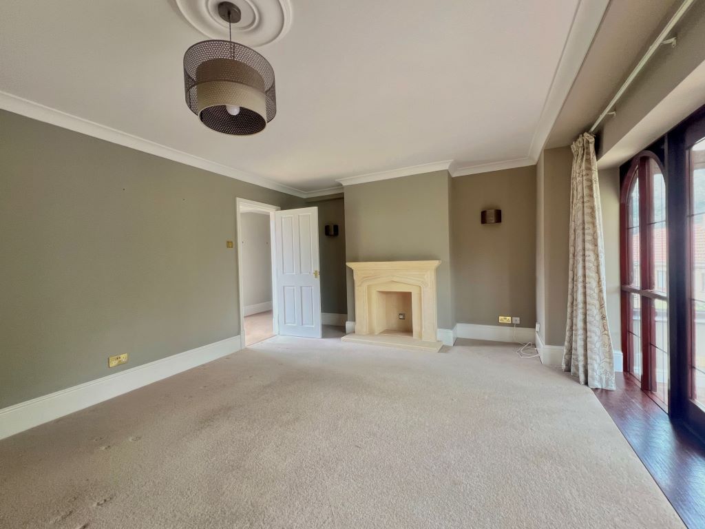 Property photo 2 of 26