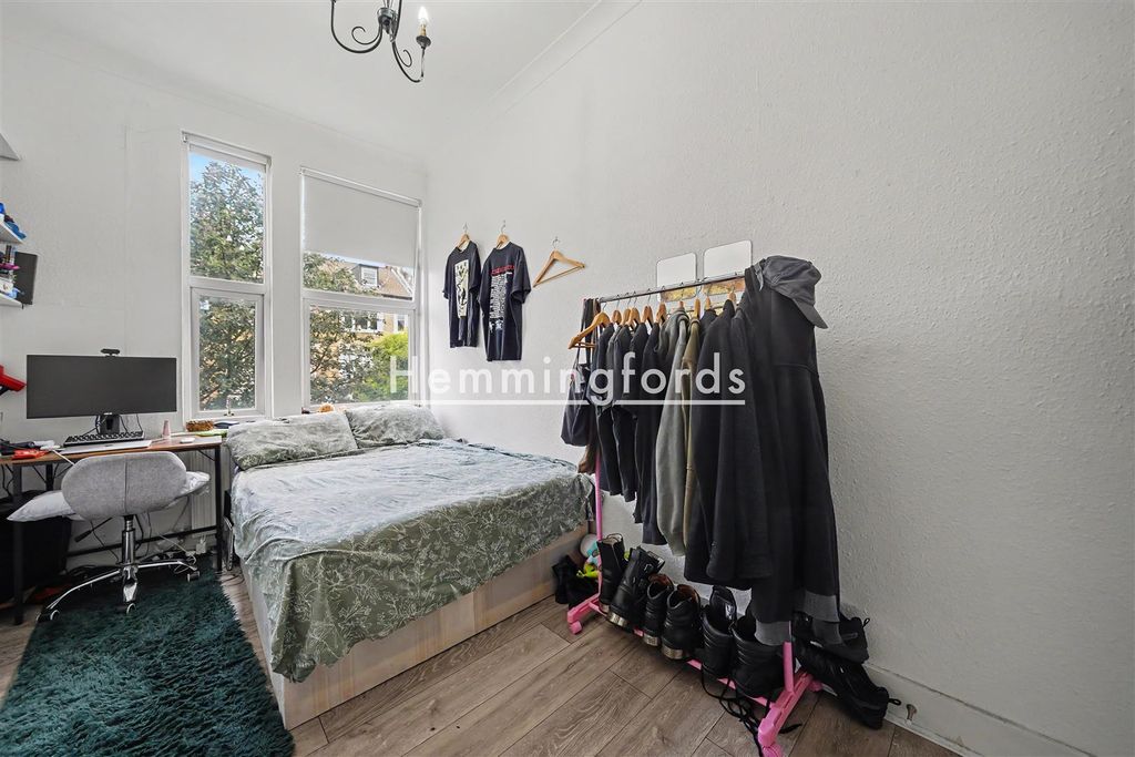 Property photo 3 of 15 Somerfield Road N4-3.Jpg