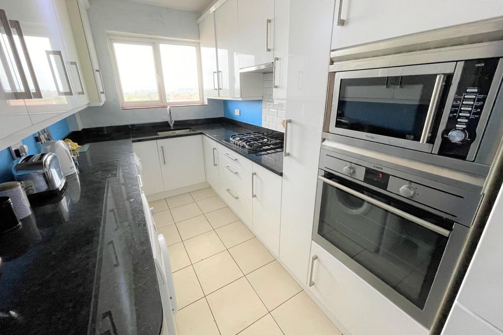 Property photo 3 of 12 3.Jpg