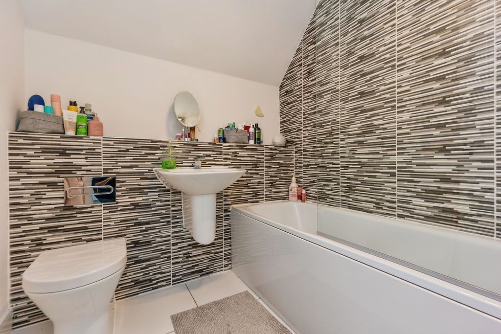 Additional image 13 of 5 bed detached house for saleWightman Avenue, Macclesfield SK10