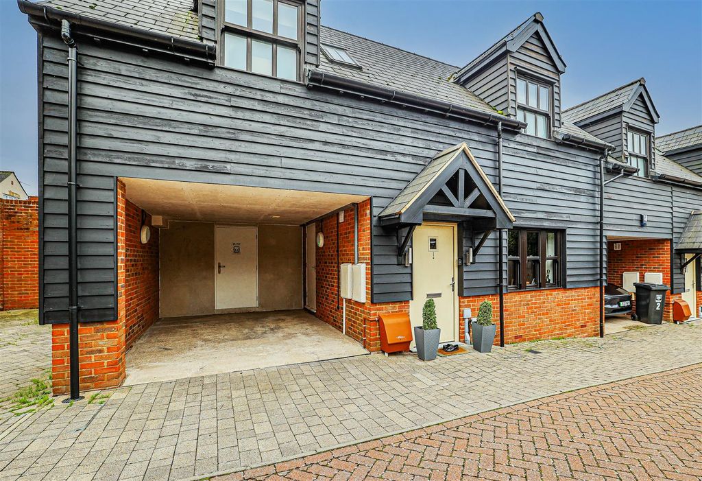 Property photo 2 of 24 980A9021-1.Png