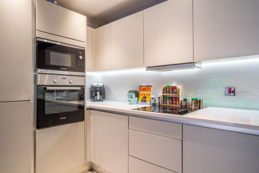 Property photo 3 of 15 Kitchen
