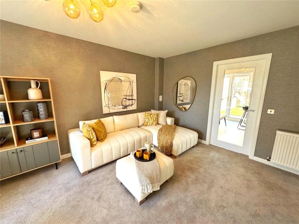 Property photo 2 of 17 Lounge