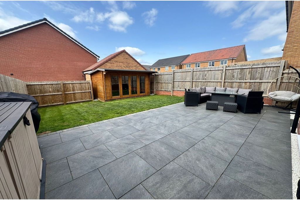 Property photo 3 of 18