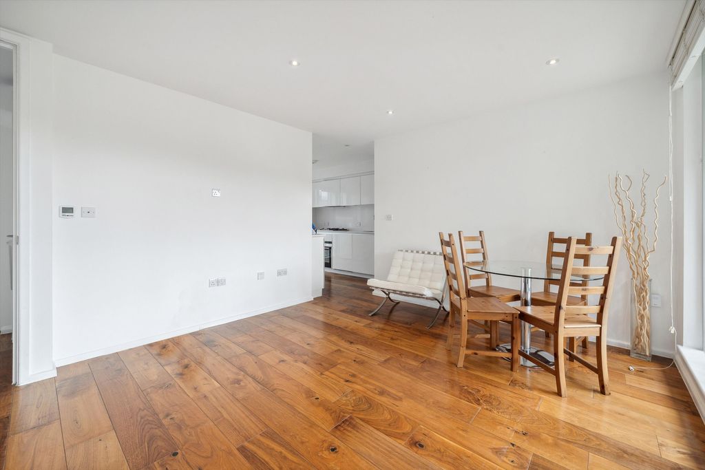 Property photo 1 of 11 Image