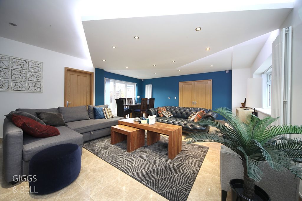 Additional image 11 of 4 bed detached house for saleOld Bedford Road, Luton, Bedfordshire LU2
