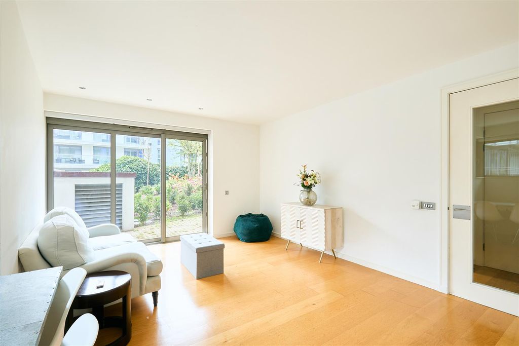 Property photo 2 of 30