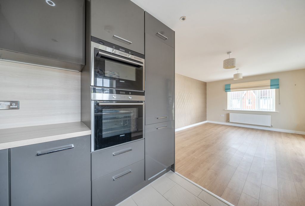 Property photo 2 of 18 1344771-5-68Ecd53...