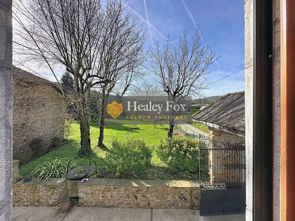 Property photo 3 of 27