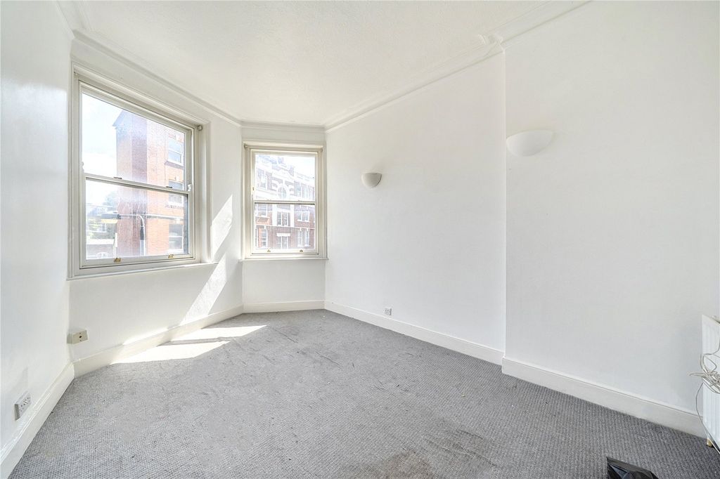 Property photo 2 of 13 Picture No. 17